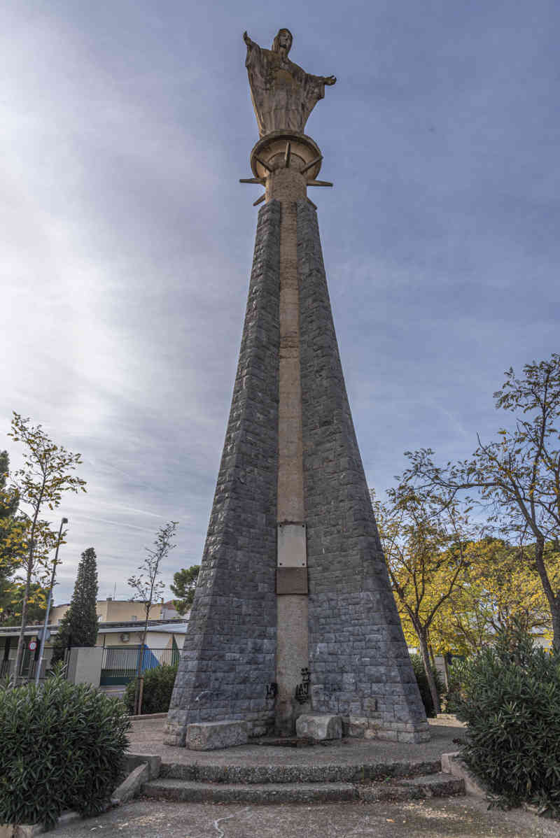 Comunidad Foral de Navarra 039 - Tudela - monumento al Sagrado Corazón de María.jpg